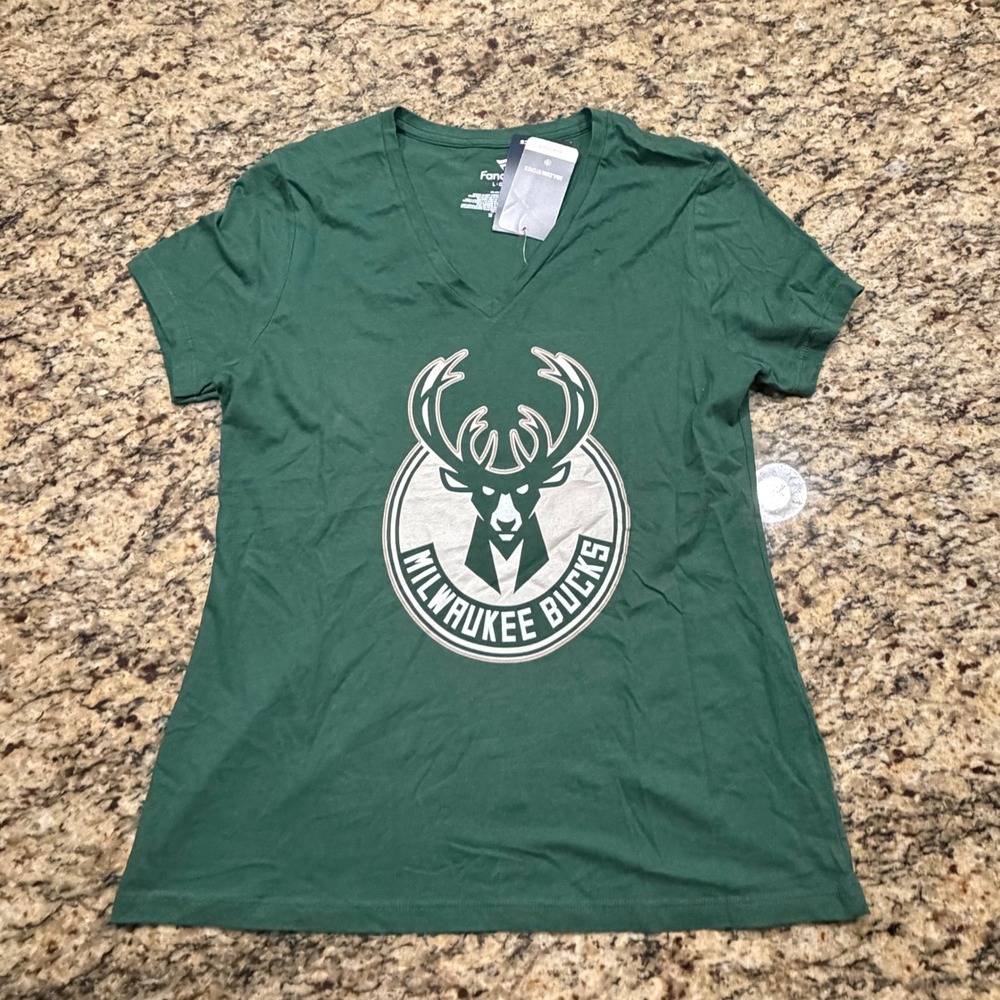 NEW Fanatics Milwaukee Bucks Khris Middleton V-Neck T-Shirt Green Womens L ws